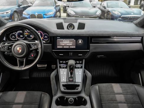 Used 2023 Porsche Cayenne Turbo GT image 12
