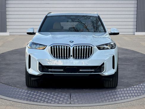 New 2026 BMW X5 xDrive40i w/ Parking Assistance Package image 2