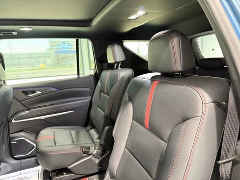 Used 2024 Chevrolet Traverse RS image 16