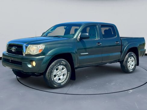 Used 2010 Toyota Tacoma 4x4 Double Cab image 2