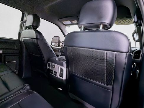 Used 2019 Ford F250 Lariat w/ Lariat Ultimate Package RWD image 26