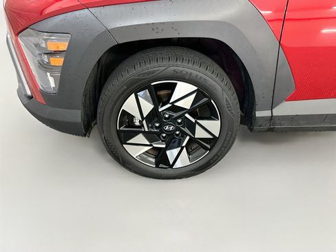 Used 2025 Hyundai Kona SEL AWD/4WD image 11