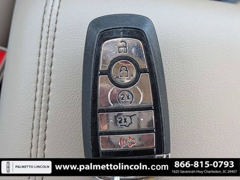 Used 2022 Lincoln Corsair FWD image 30