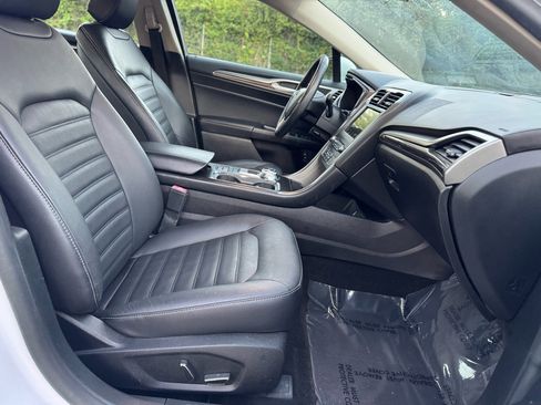 Used 2018 Ford Fusion SE w/ Equipment Group 602A image 24