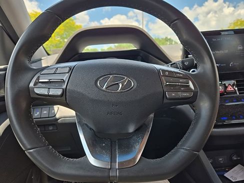 Used 2022 Hyundai Ioniq SE FWD image 12