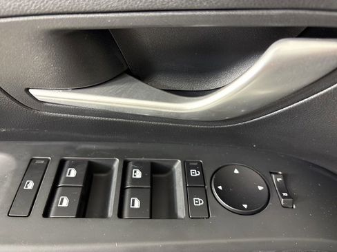 Certified 2025 Hyundai Tucson SE image 17