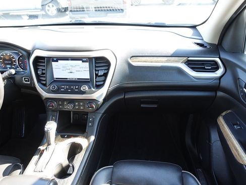 Used 2019 GMC Acadia Denali w/ Technology Package FWD image 41