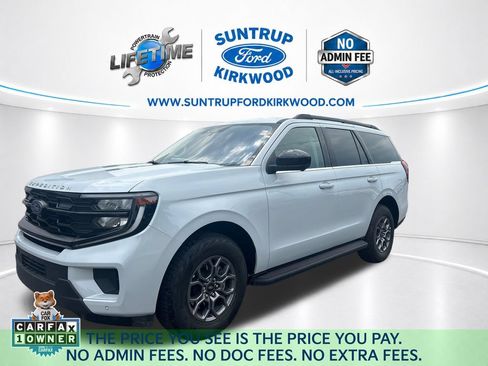 Used 2025 Ford Expedition Active AWD/4WD image 1
