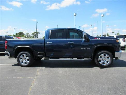 Used 2021 Chevrolet Silverado 2500 LTZ w/ LTZ Premium Package AWD/4WD image 4