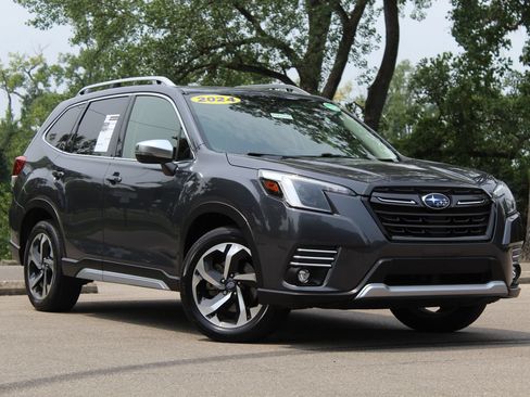 Used 2024 Subaru Forester Touring AWD/4WD image 1