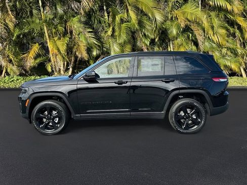 New 2025 Jeep Grand Cherokee Altitude image 2