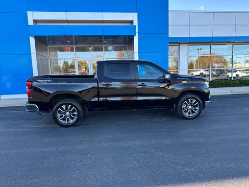 Used 2022 Chevrolet Silverado 1500 LT image 3