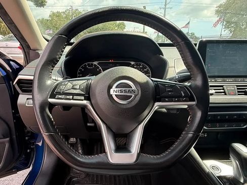 Used 2020 Nissan Altima 2.5 SR w/ Premium Package FWD image 10