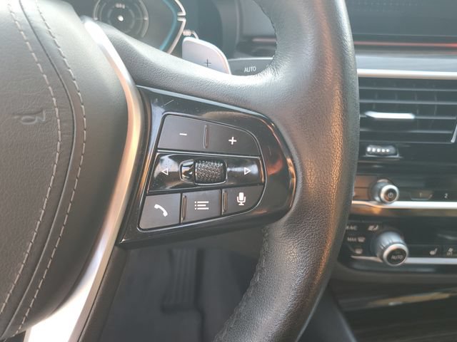 Used 2023 BMW 530e RWD image 32