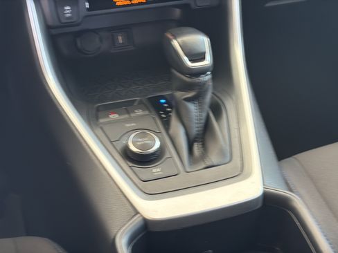 Used 2022 Toyota RAV4 SE AWD/4WD image 33