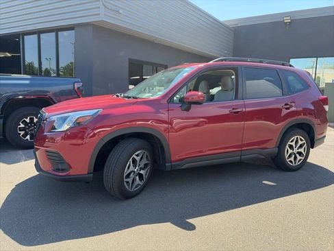 Used 2023 Subaru Forester Premium AWD/4WD image 6