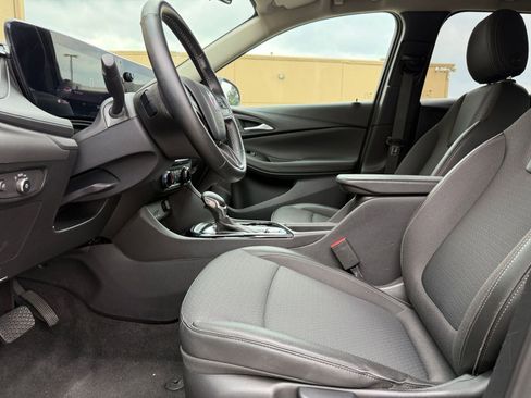 Used 2025 Buick Encore GX Preferred FWD image 27
