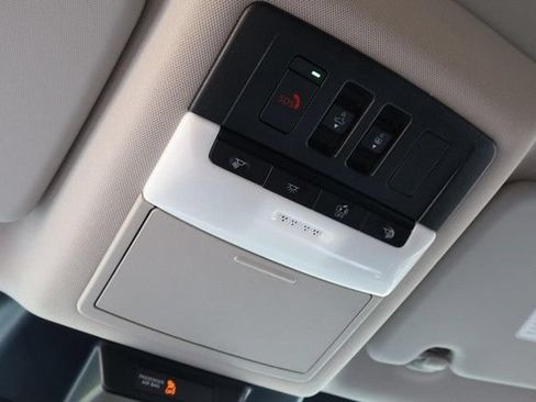 Certified 2025 Nissan Rogue SV w/ SV Premium Package FWD image 18