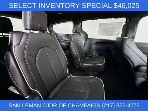 New 2026 Chrysler Pacifica Limited w/ S Appearance Package FWD image 29