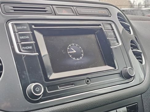 Used 2016 Volkswagen Tiguan SE image 20