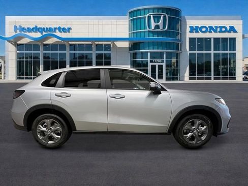 New 2027 Honda HR-V LX image 2