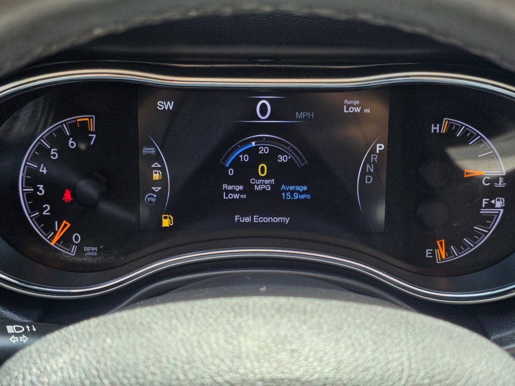 Used 2017 Jeep Grand Cherokee Altitude AWD/4WD image 5