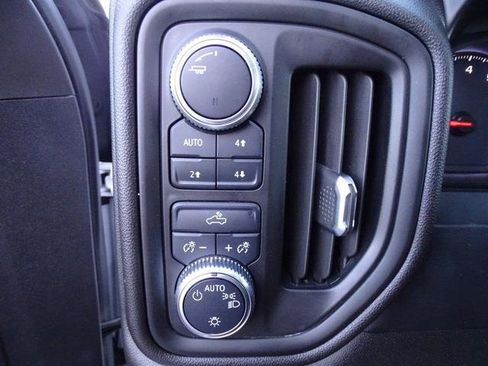 Used 2021 GMC Sierra 1500 4x4 Crew Cab w/ Sierra Value Package image 19