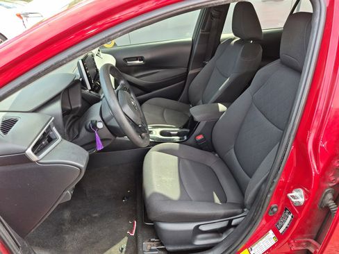 Used 2020 Toyota Corolla LE image 5