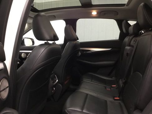 Used 2019 INFINITI QX50 Essential w/ Premium Heat Package image 13
