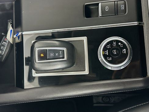 Used 2024 Mitsubishi Outlander SE AWD/4WD image 25
