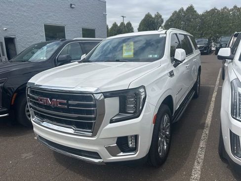 Used 2021 GMC Yukon XL SLT w/ SLT Premium Package AWD/4WD image 3