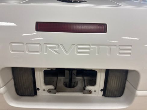 Used 1994 Chevrolet Corvette Convertible RWD image 7
