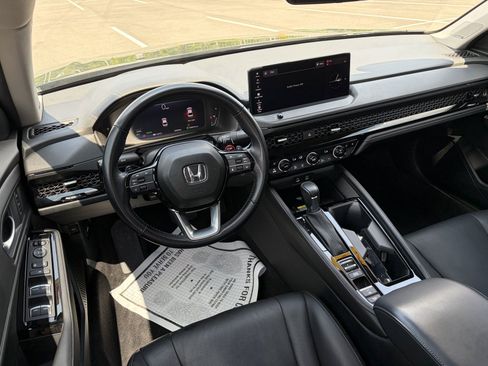 Used 2024 Honda Accord Touring image 10