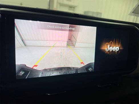 Used 2024 Jeep Gladiator Sport image 14