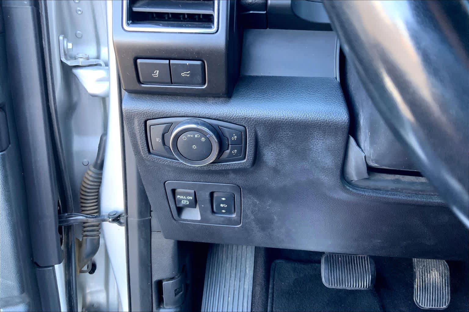 Used 2018 Ford Expedition Max Limited RWD image 36