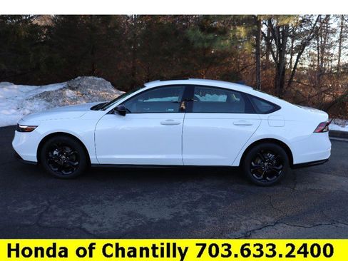 Certified 2025 Honda Accord SE image 4