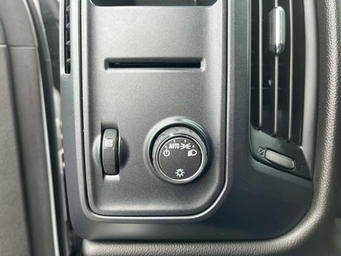 Used 2018 Chevrolet Silverado 1500 W/T w/ Trailering Package image 16