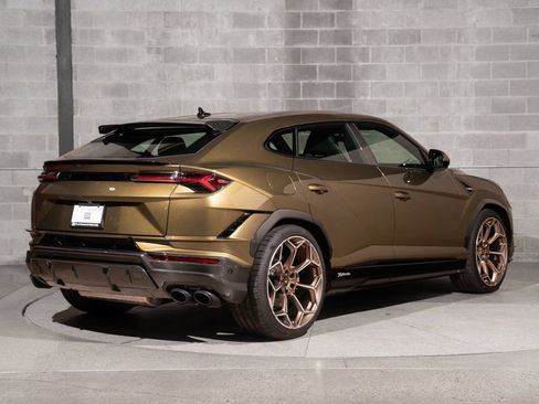 Used 2024 Lamborghini Urus Performante AWD/4WD image 8