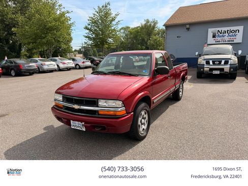 Used 2000 Chevrolet S10 Pickup LS w/ Preferred Equipment Group AWD/4WD image 1