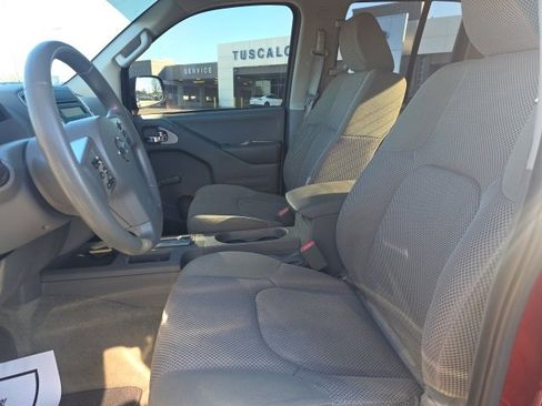 Used 2015 Nissan Frontier S image 9
