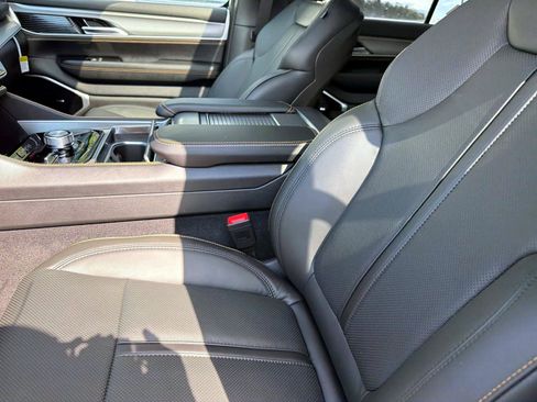 New 2026 Jeep Grand Wagoneer 4WD image 9