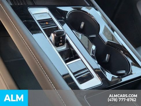 Used 2025 Volkswagen Atlas SE FWD image 20