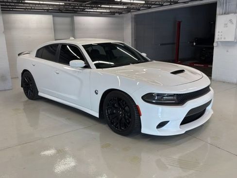 Used 2018 Dodge Charger R/T Scat Pack RWD image 3