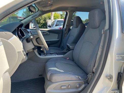 Used 2011 Chevrolet Traverse LT image 8