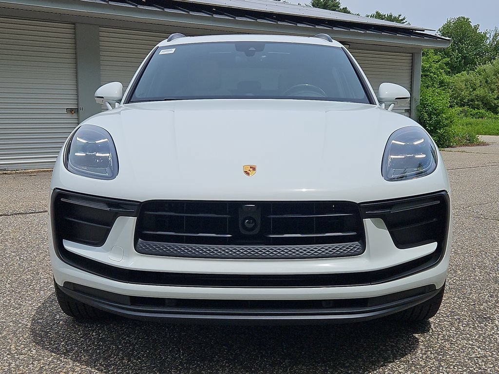 Certified 2026 Porsche Macan AWD/4WD image 7