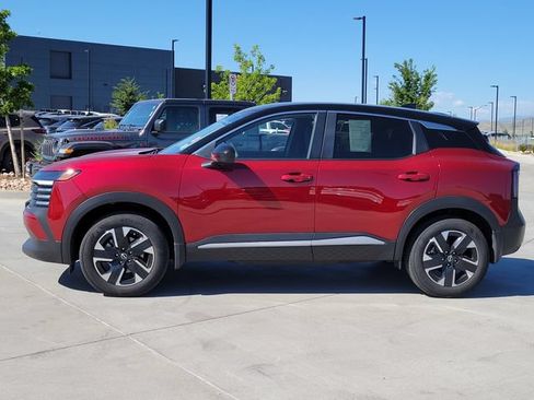 Used 2025 Nissan Kicks SV AWD/4WD image 2