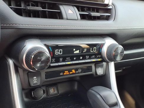 Used 2024 Toyota RAV4 XLE FWD image 9