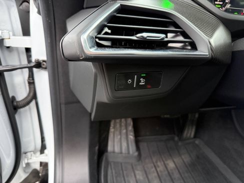 Used 2022 Audi e-tron GT Prestige w/ Prestige Package AWD/4WD image 19