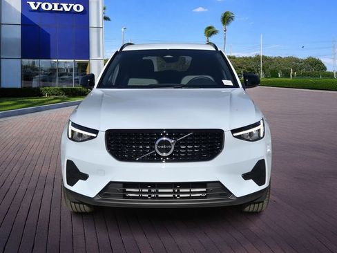 New 2026 Volvo XC40 B5 Core image 2