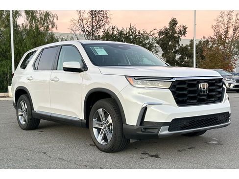 Certified 2025 Honda Pilot EX-L image 8